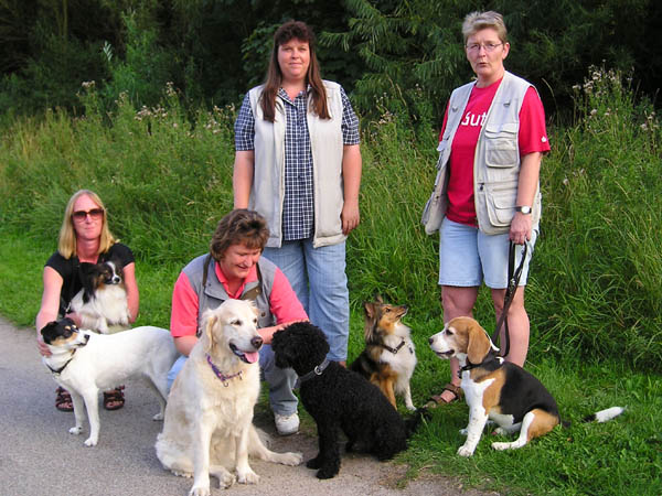 Unsere Abendrundegruppe, wir wohnen alle im selben Block